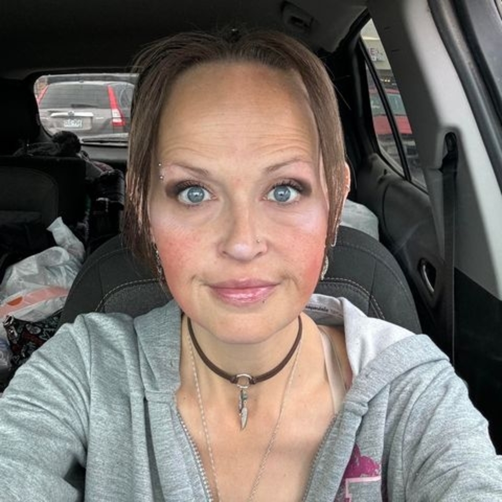 Meet your Posher, Crystal